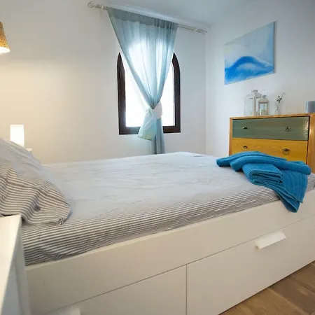 Chromotherapy Sea Breeze Apartment